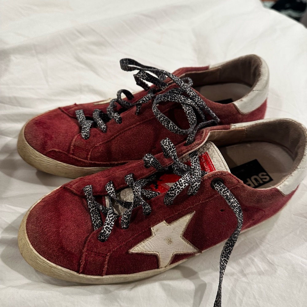 GOLDEN GOOSE